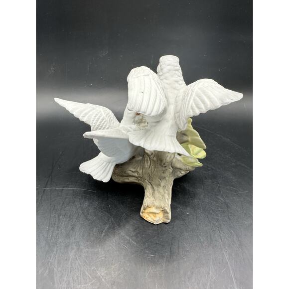 Vintage Pair of Porcelain White Doves With White Flowers Figurine Sculpture MINT - Picture 4 of 9